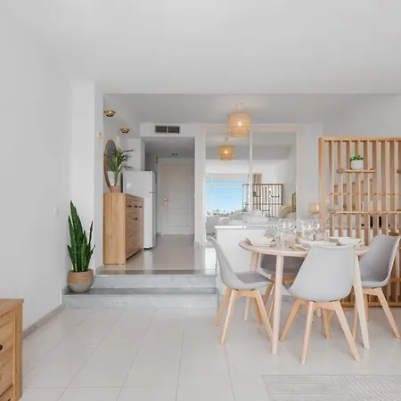 Apartment Close To The & Balcony With Sea Views *