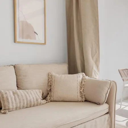 Apartment Close To The & Balcony With Sea Views *