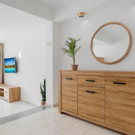 Close To The & Balcony With Sea Views Apartment Fuengirola